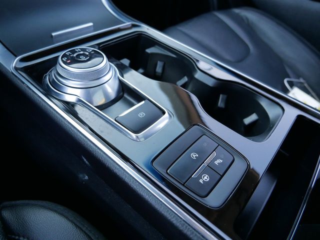 Thumbnail: 2020 Ford Edge - 21