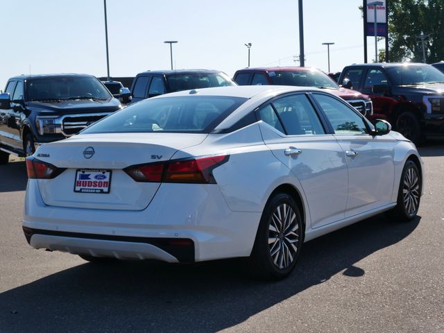 Thumbnail: 2023 Nissan Altima - 17