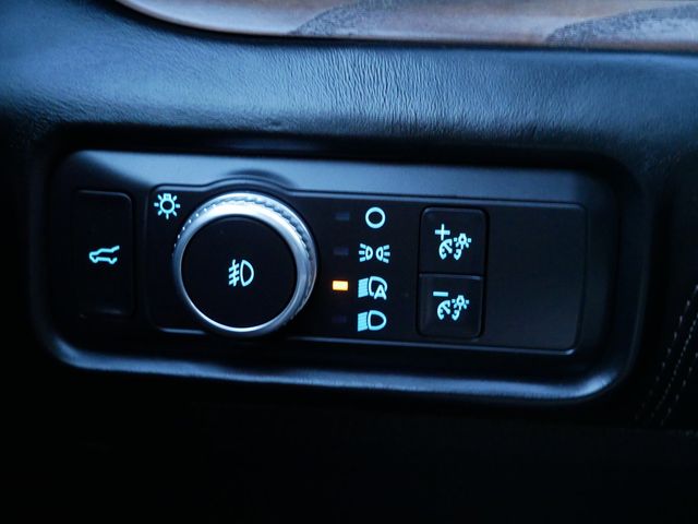 Thumbnail: 2020 Ford Explorer - 15