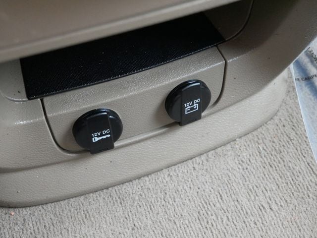 Thumbnail: 2014 Chrysler Town & Country - 13