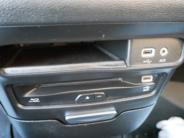 Thumbnail: 2017 Chrysler Pacifica - 15