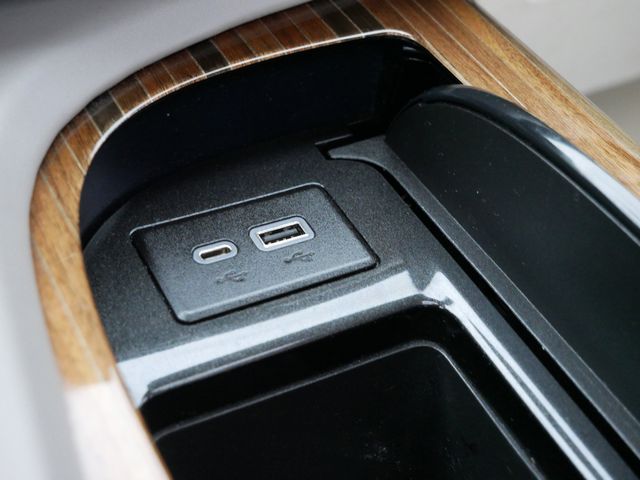 Thumbnail: 2022 Cadillac Escalade - 14