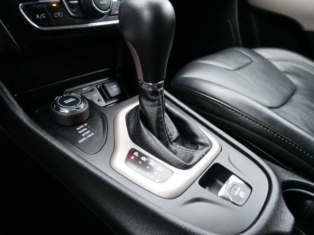 Thumbnail: 2017 Jeep Cherokee - 13