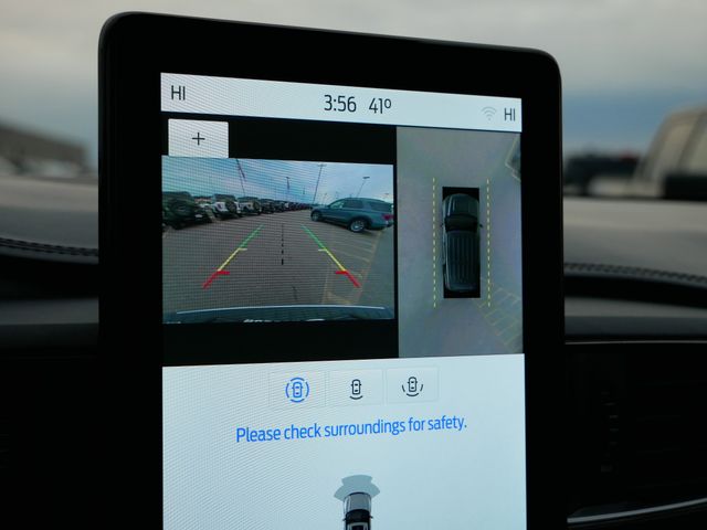 Thumbnail: 2022 Ford Explorer - 31