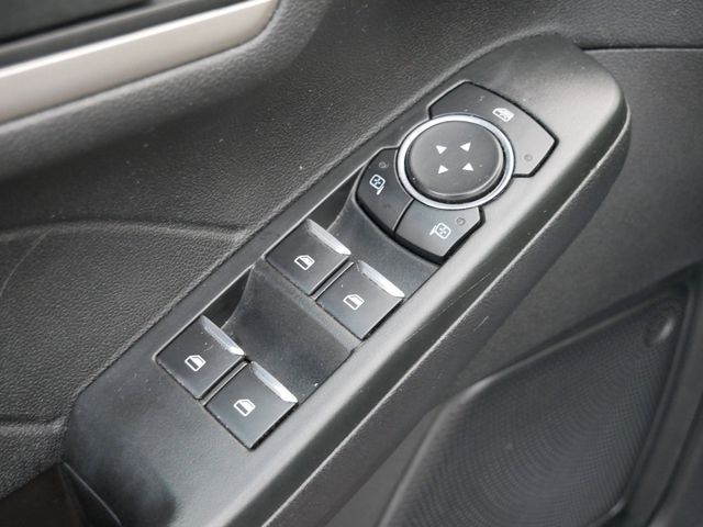 Thumbnail: 2022 Ford Escape - 25