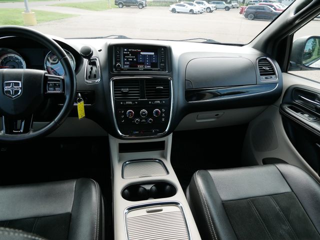 Thumbnail: 2017 Dodge Grand Caravan - 7