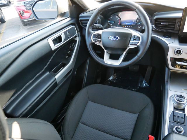 Thumbnail: 2022 Ford Explorer - 7