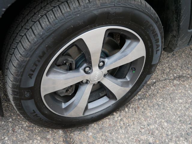 Thumbnail: 2019 Jeep Cherokee - 21