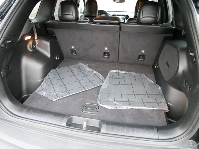 Thumbnail: 2019 Jeep Cherokee - 4