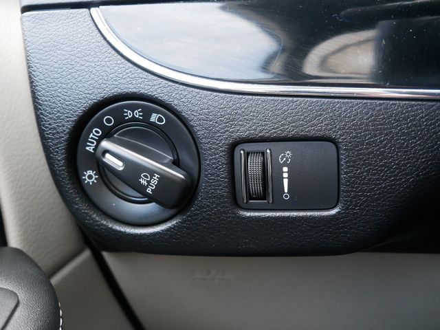 Thumbnail: 2017 Dodge Grand Caravan - 13