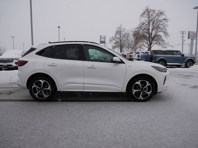 Thumbnail: 2023 Ford Escape - 21