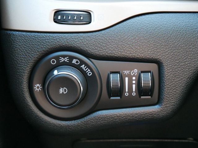 Thumbnail: 2014 Jeep Cherokee - 16