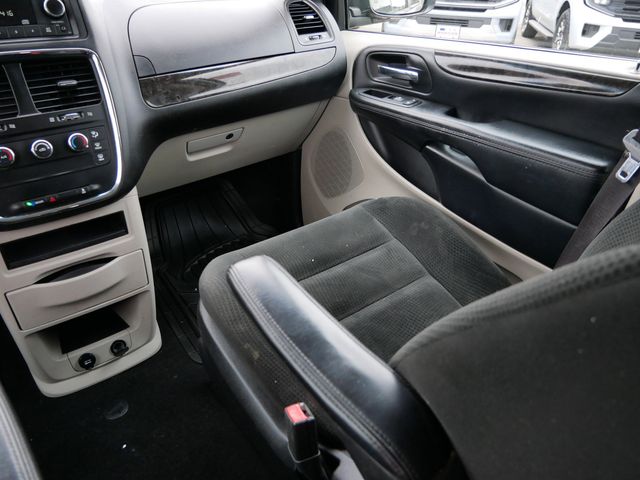 Thumbnail: 2016 Dodge Grand Caravan - 9