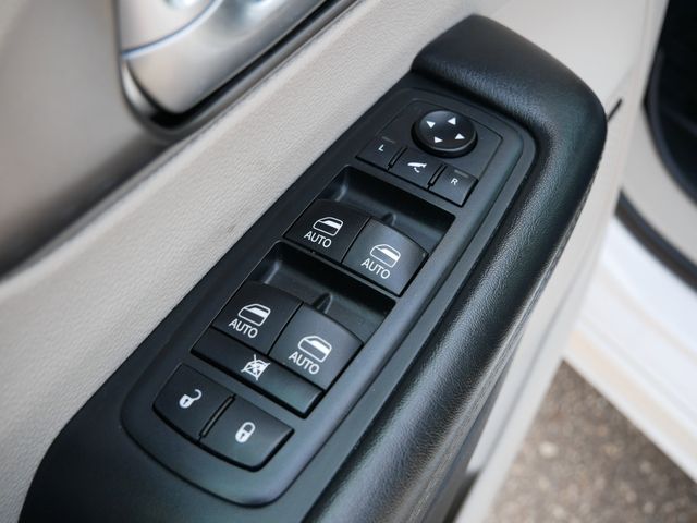 Thumbnail: 2018 Chrysler Pacifica - 22