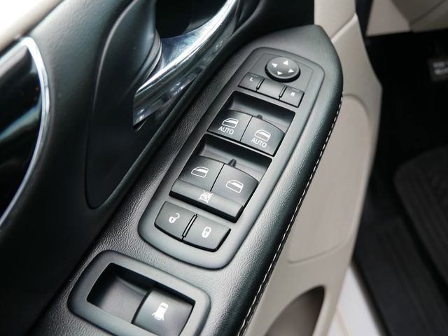 Thumbnail: 2017 Dodge Grand Caravan - 21
