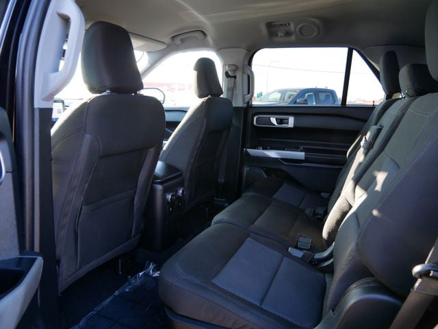 Thumbnail: 2022 Ford Explorer - 6