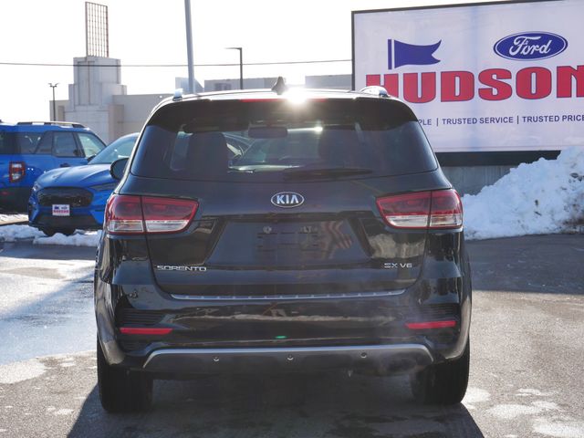 Thumbnail: 2016 Kia Sorento - 16