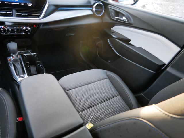 Thumbnail: 2024 Chevrolet Trax - 9