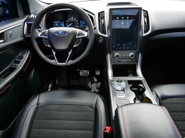 Thumbnail: 2023 Ford Edge - 8