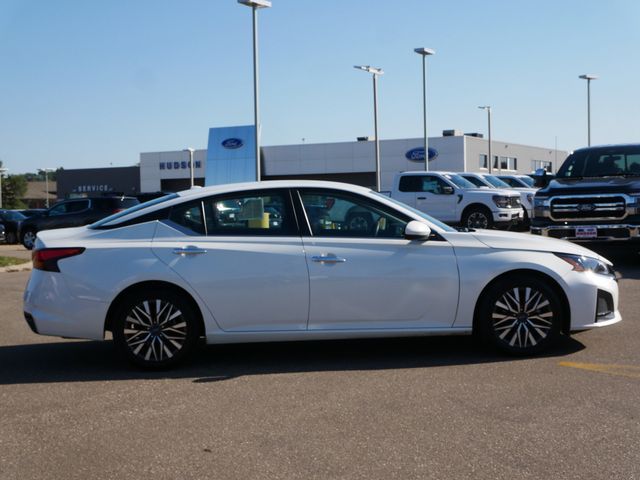 Thumbnail: 2023 Nissan Altima - 18