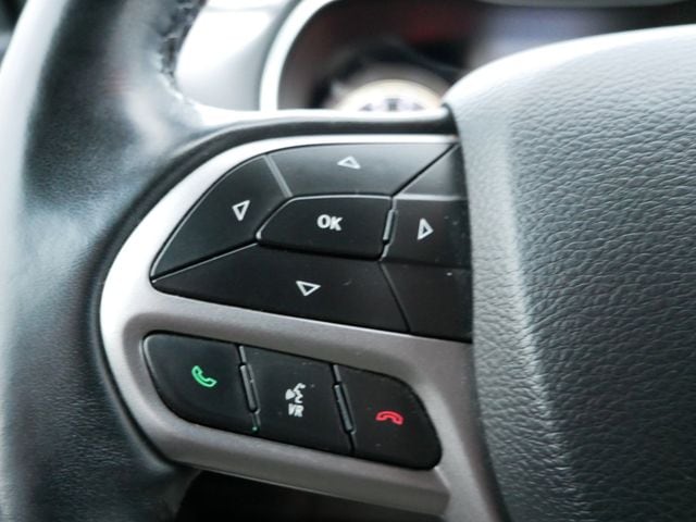 Thumbnail: 2019 Jeep Cherokee - 24