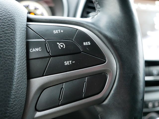 Thumbnail: 2019 Jeep Cherokee - 25