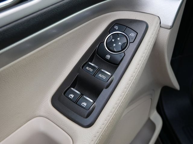 Thumbnail: 2015 Ford Explorer - 22