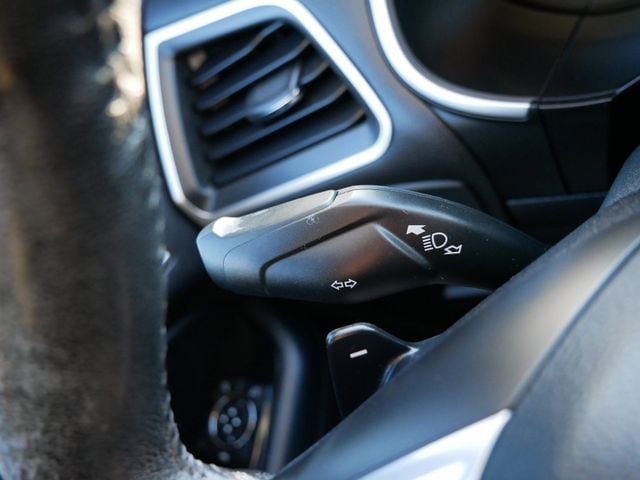 Thumbnail: 2015 Ford Edge - 26