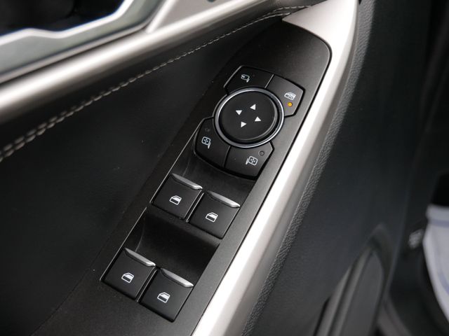 Thumbnail: 2022 Ford Explorer - 25