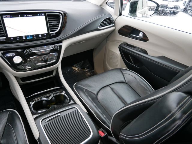 Thumbnail: 2023 Chrysler Pacifica - 9