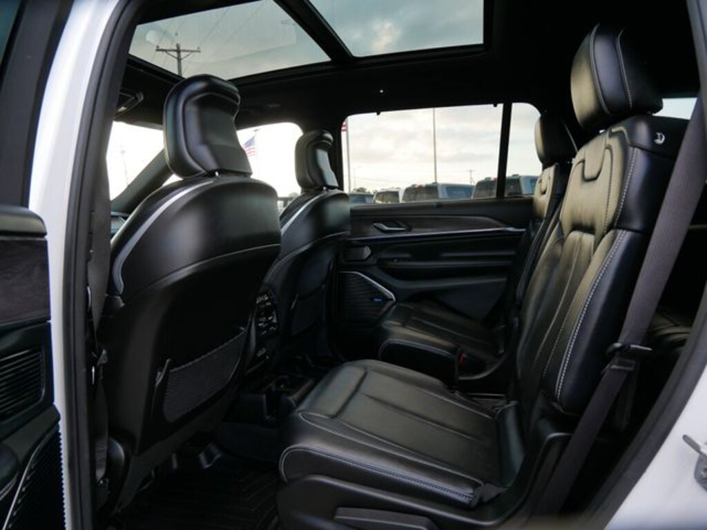 Certified 2022 Jeep Grand Cherokee L Overland SUV