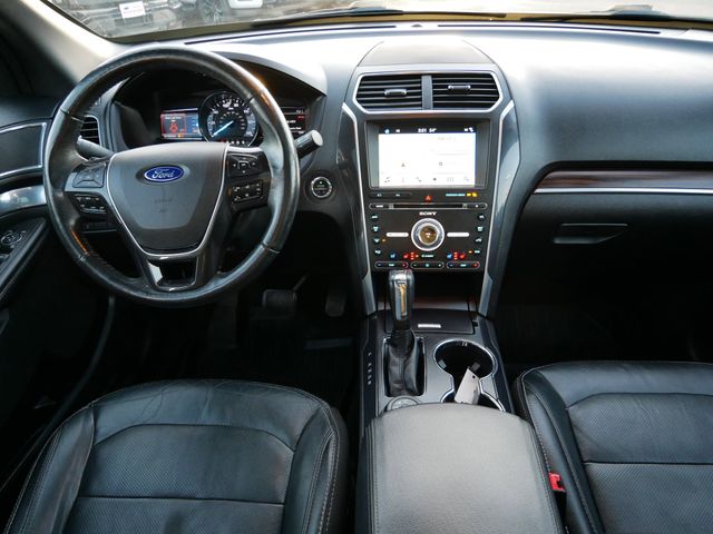 Thumbnail: 2017 Ford Explorer - 8