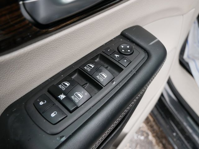 Thumbnail: 2023 Chrysler Pacifica - 22