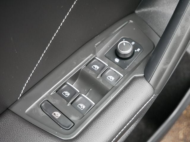 Thumbnail: 2024 Volkswagen Tiguan - 21