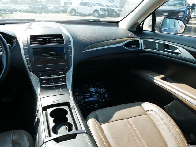 Thumbnail: 2016 Lincoln MKZ - 9