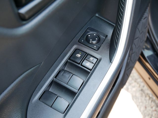Thumbnail: 2021 Toyota RAV4 - 21