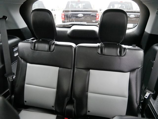 Thumbnail: 2022 Ford Explorer - 5