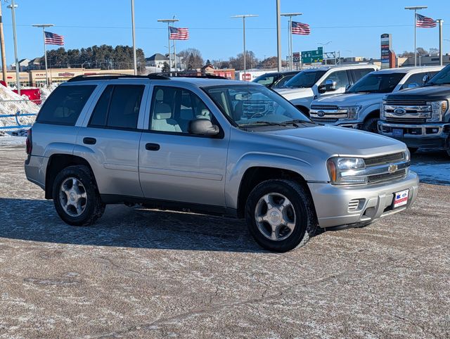 Thumbnail: 2008 Chevrolet TrailBlazer - 23