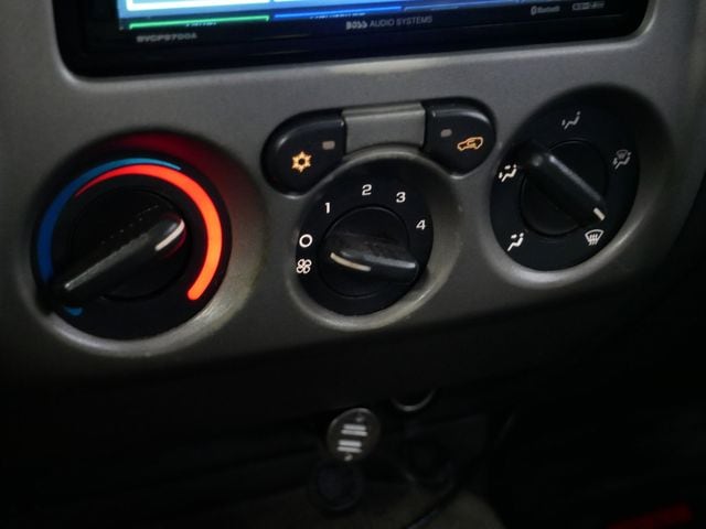 Thumbnail: 2005 Chevrolet Colorado - 21