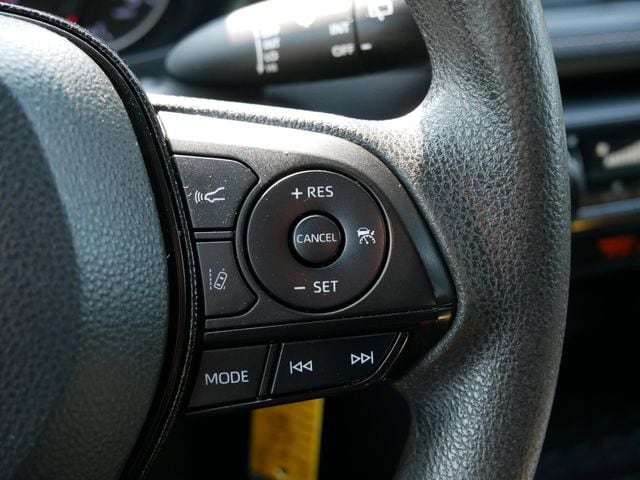 Thumbnail: 2021 Toyota RAV4 - 24