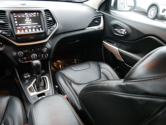 Thumbnail: 2017 Jeep Cherokee - 9