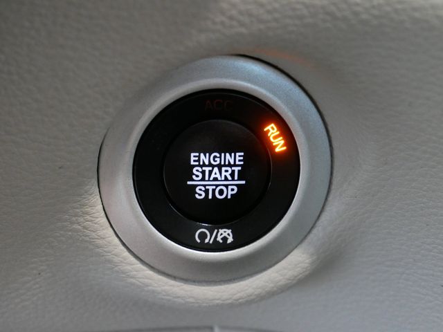 Thumbnail: 2023 Chrysler Pacifica - 25