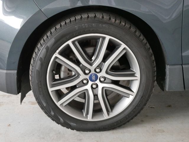 Thumbnail: 2019 Ford Edge - 4