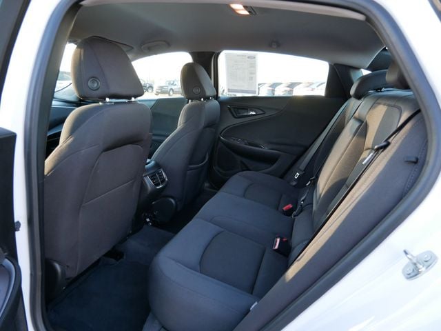 Thumbnail: 2023 Chevrolet Malibu - 5