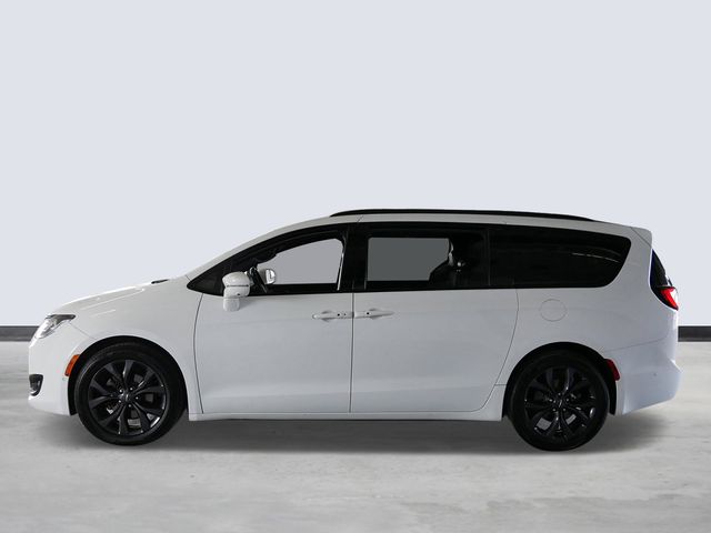 Thumbnail: 2019 Chrysler Pacifica - 2