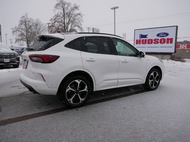 Thumbnail: 2023 Ford Escape - 20