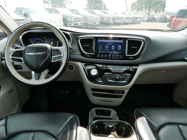 Thumbnail: 2018 Chrysler Pacifica - 7