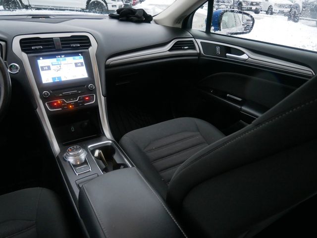 Thumbnail: 2017 Ford Fusion - 11