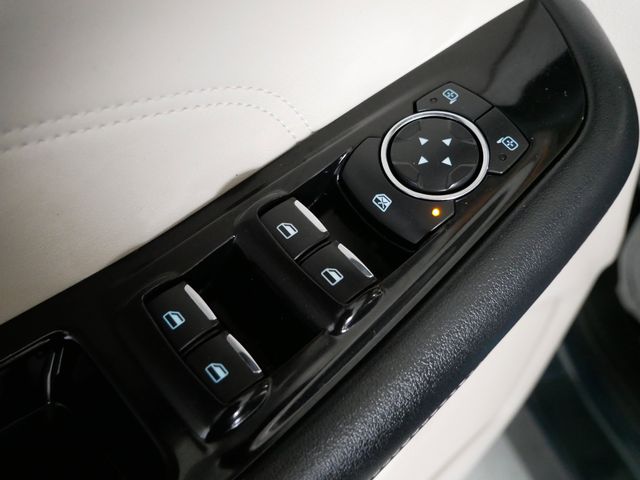 Thumbnail: 2019 Ford Edge - 16