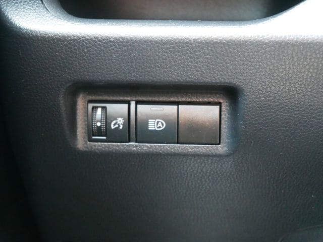 Thumbnail: 2021 Toyota RAV4 - 13